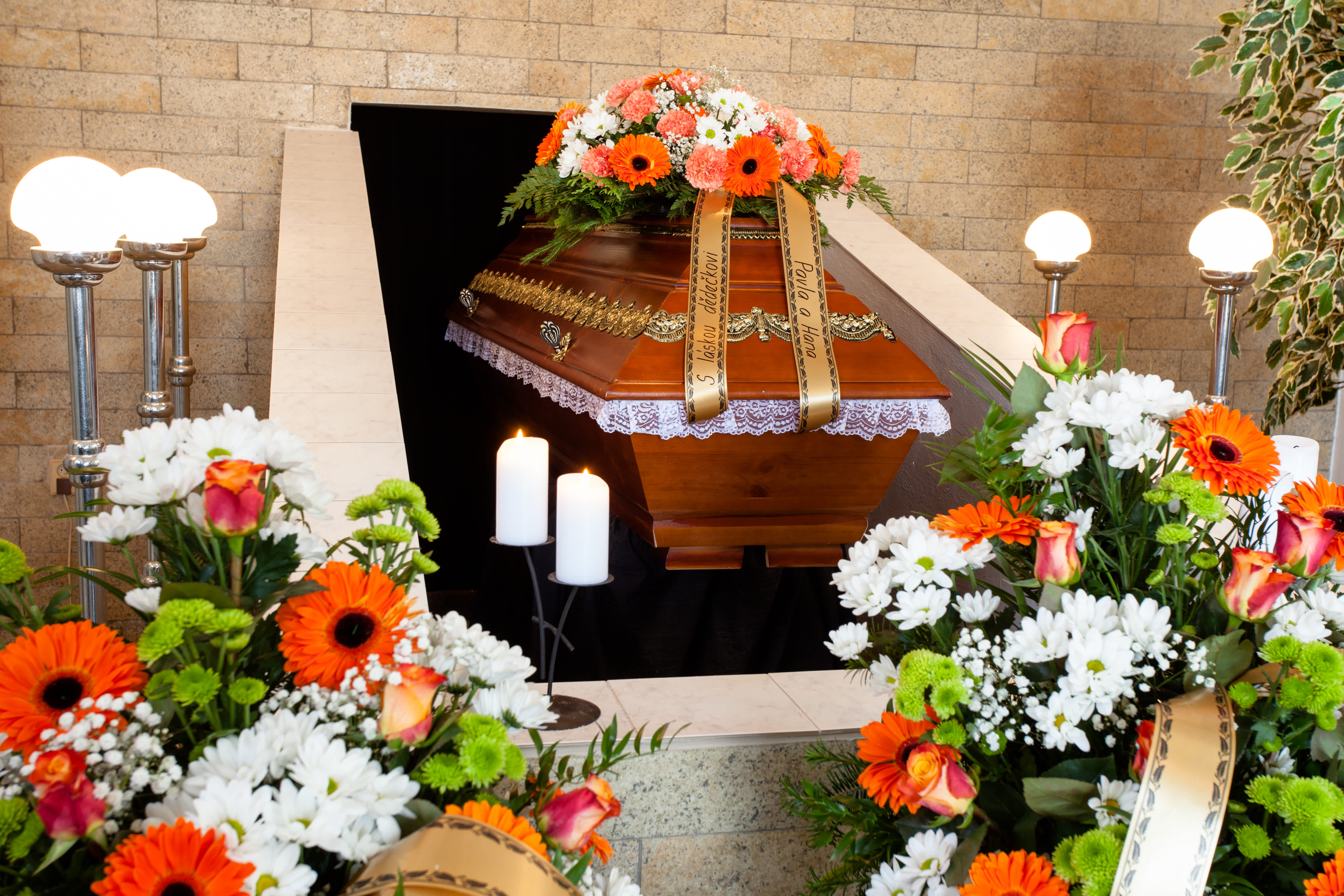 Transfer and Casket Delivery - Funeral Service - Gass Away Funeral