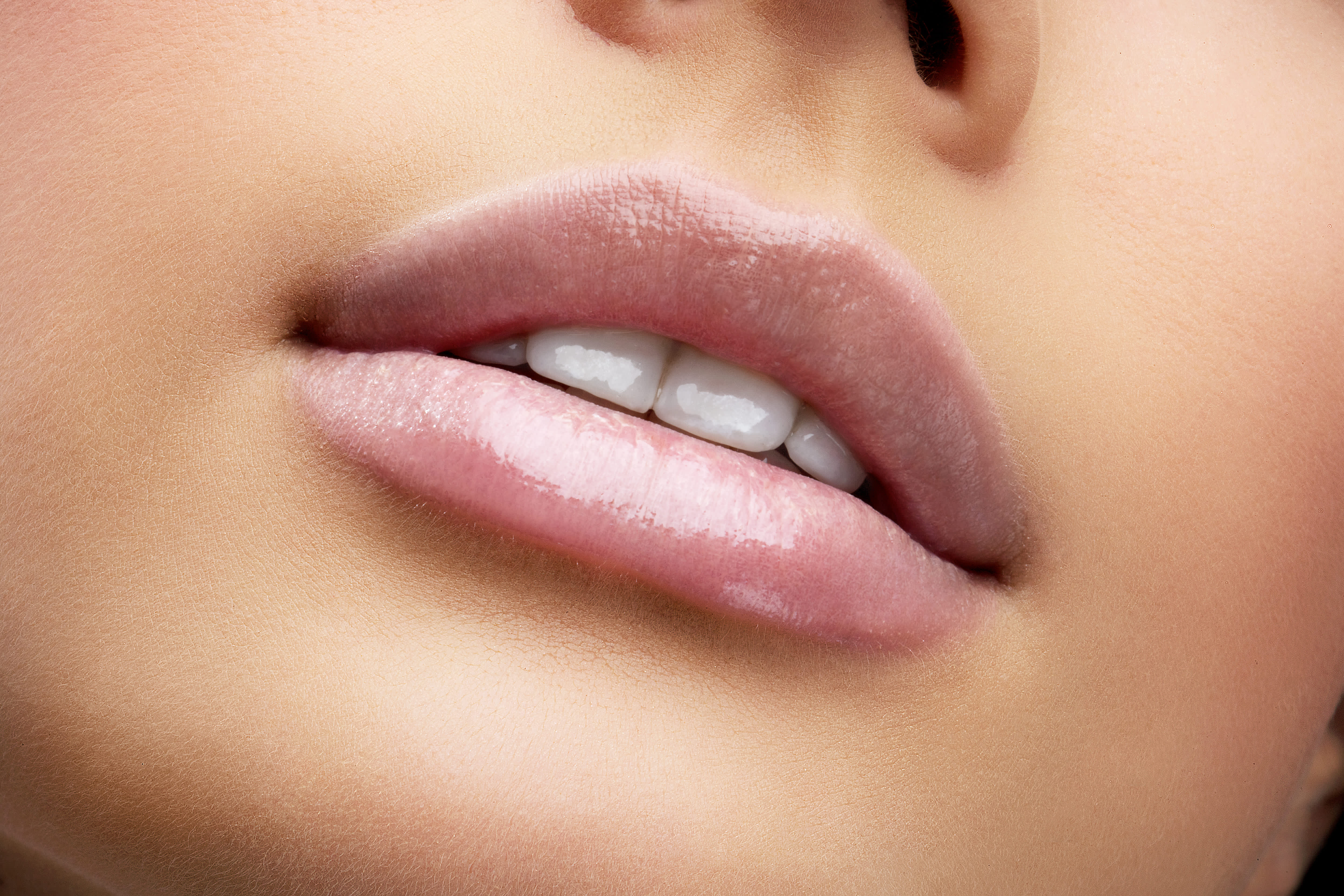 Изгиб губ. Красивые губы. Красивые женские губы. Нежные губы. Красивая форма губ.