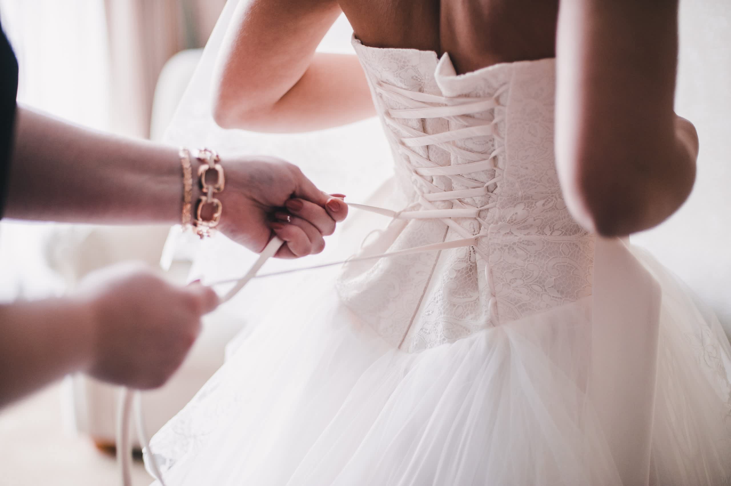 wedding dress hire