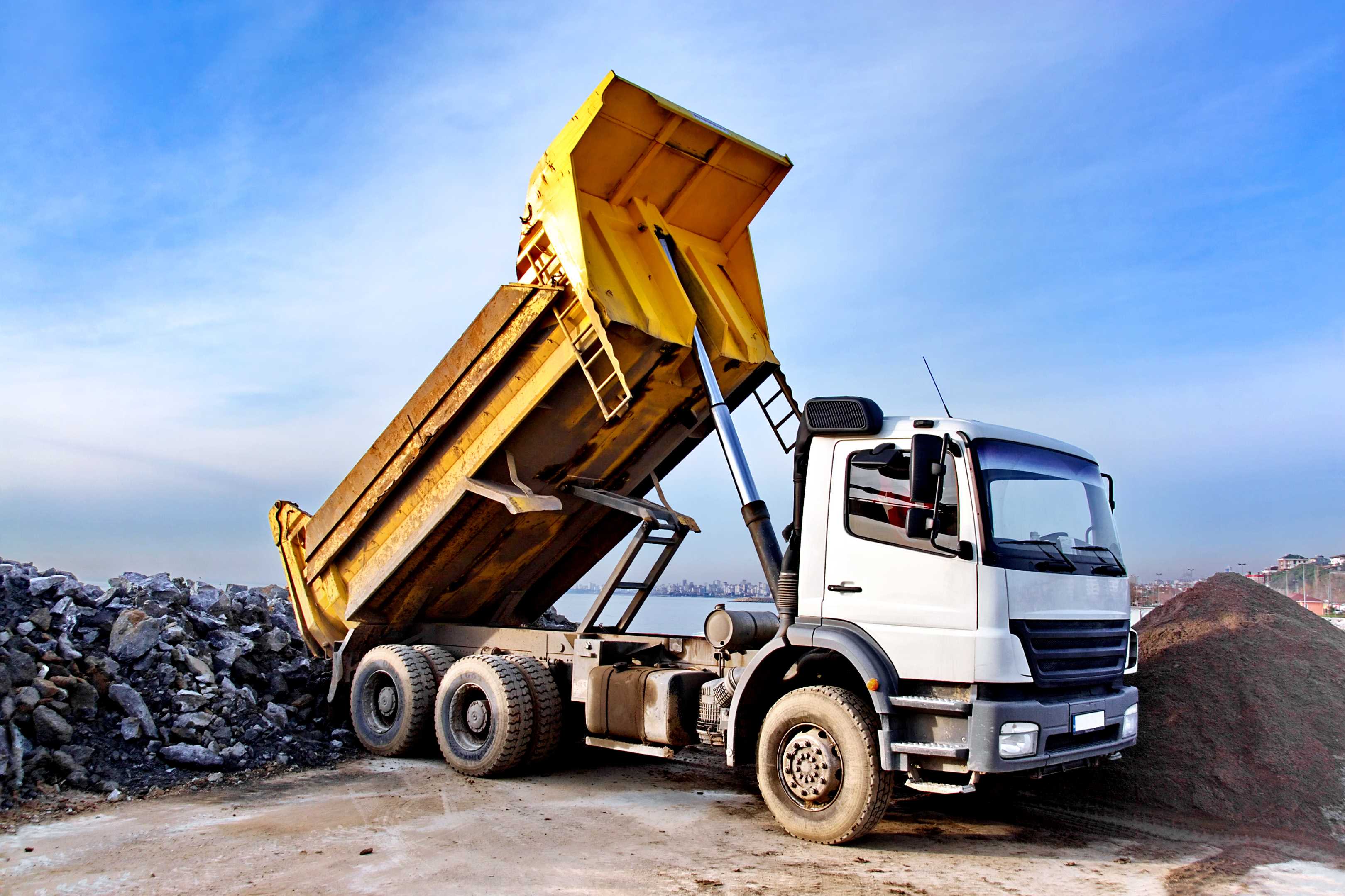 Titan Dumpster Rental - Dump Truck Service | Los Angeles