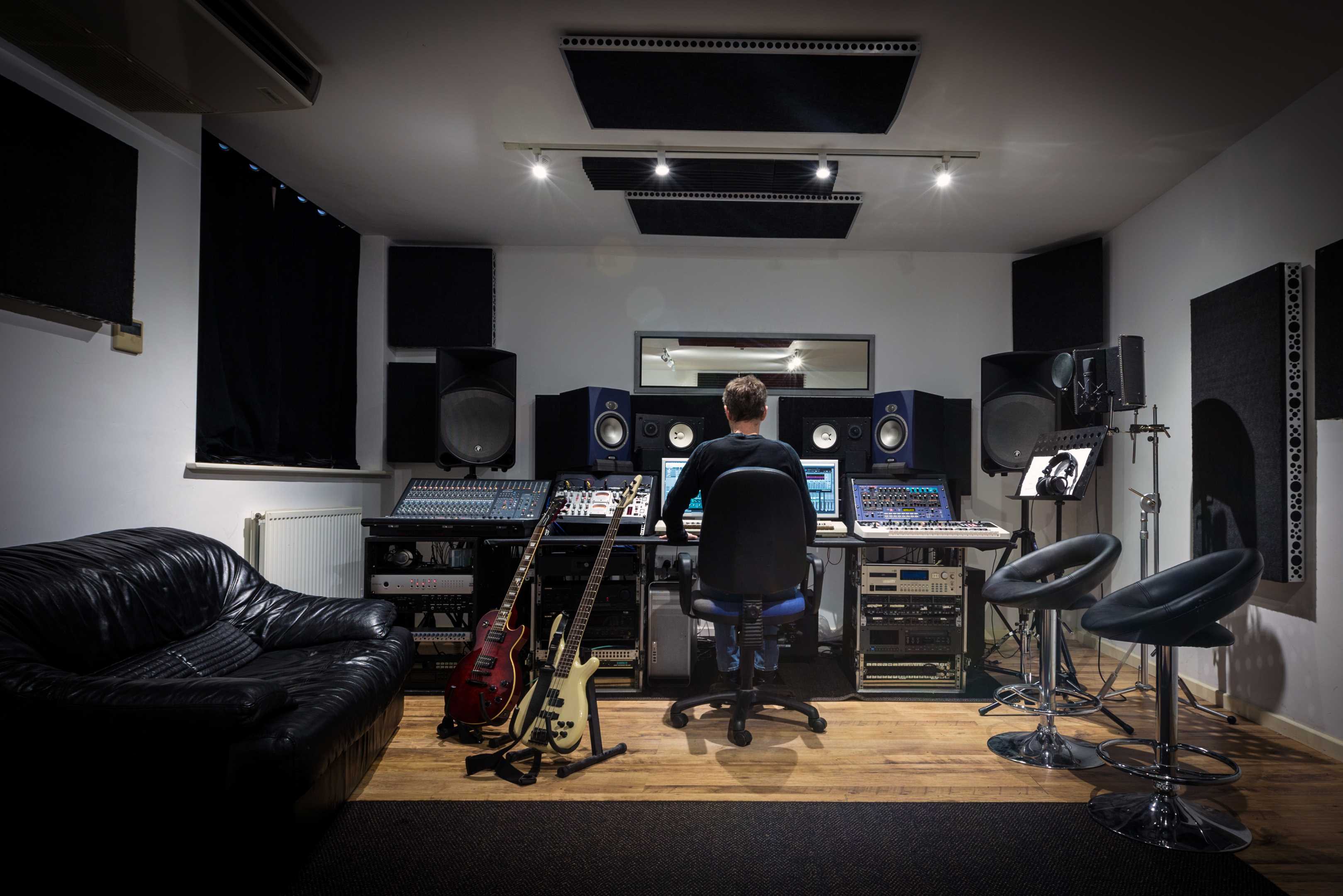 Real studio photo for Audio Lx