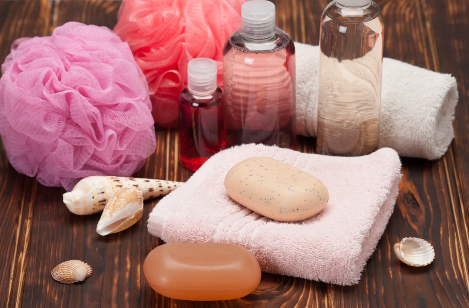 Шампунь полотенце. Мыло шампунь. Шампунь Эстетика. Розовый шампунь. Эстетичные для шампуни и мыла.