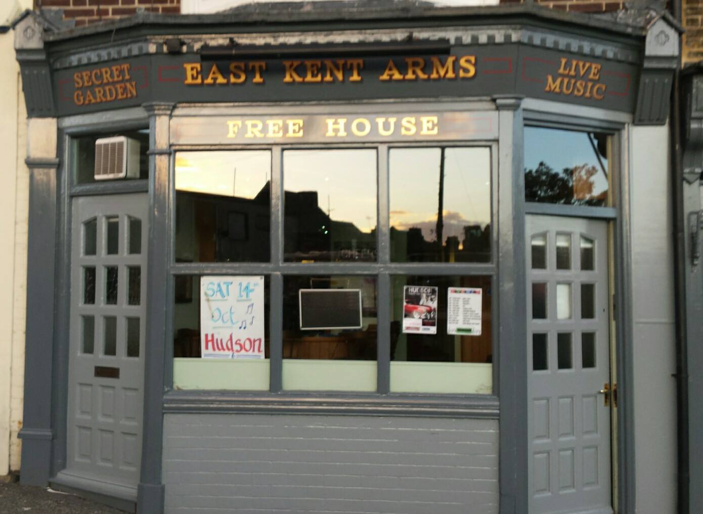 Sign Writer Window Windows - Hand Signs Writing Services - Gary Wells Signwriter - Sign ...