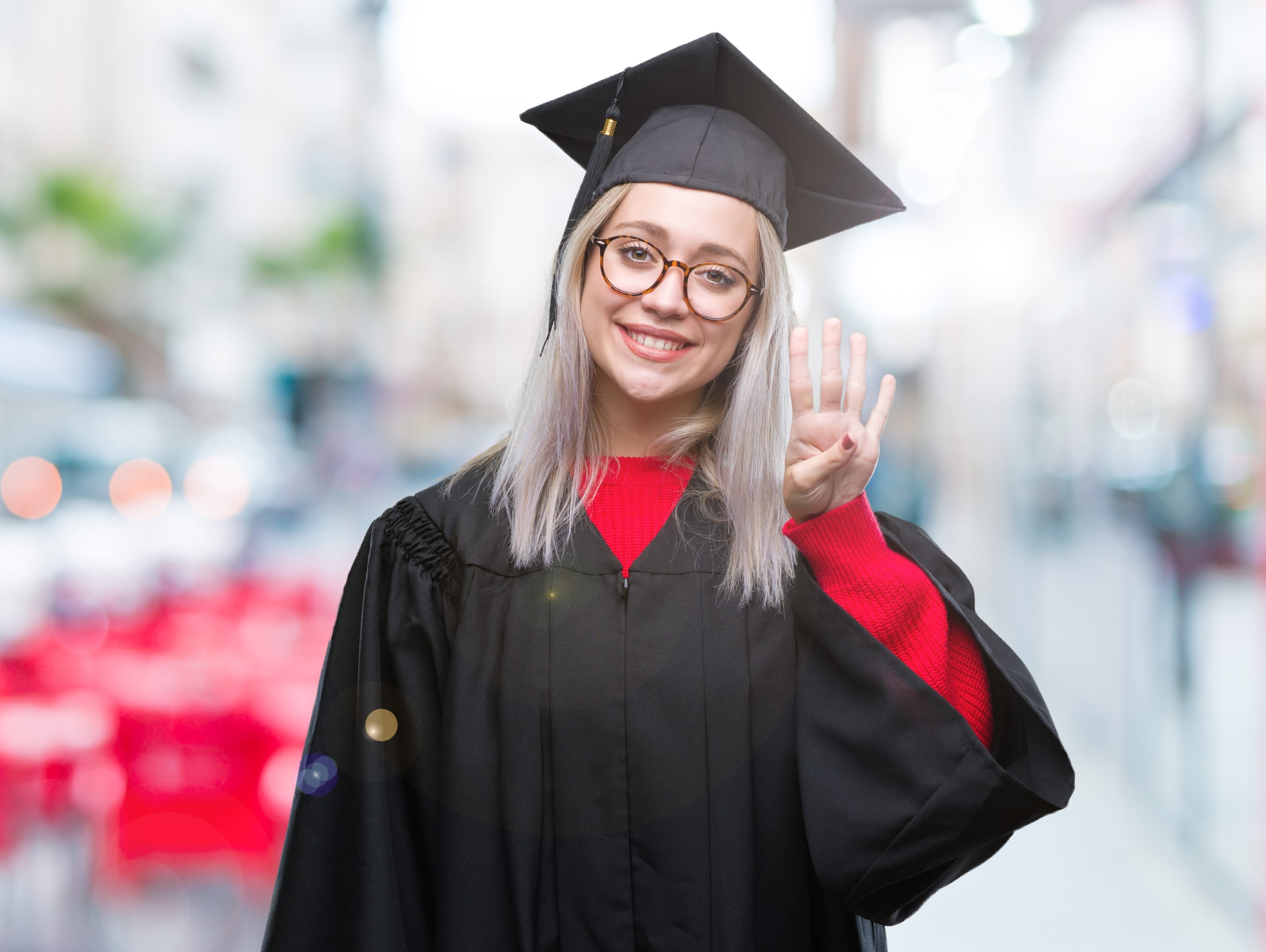 Senior university. Самая эрудированная женщина в России. Самый эрудированный. Graduate uniform.