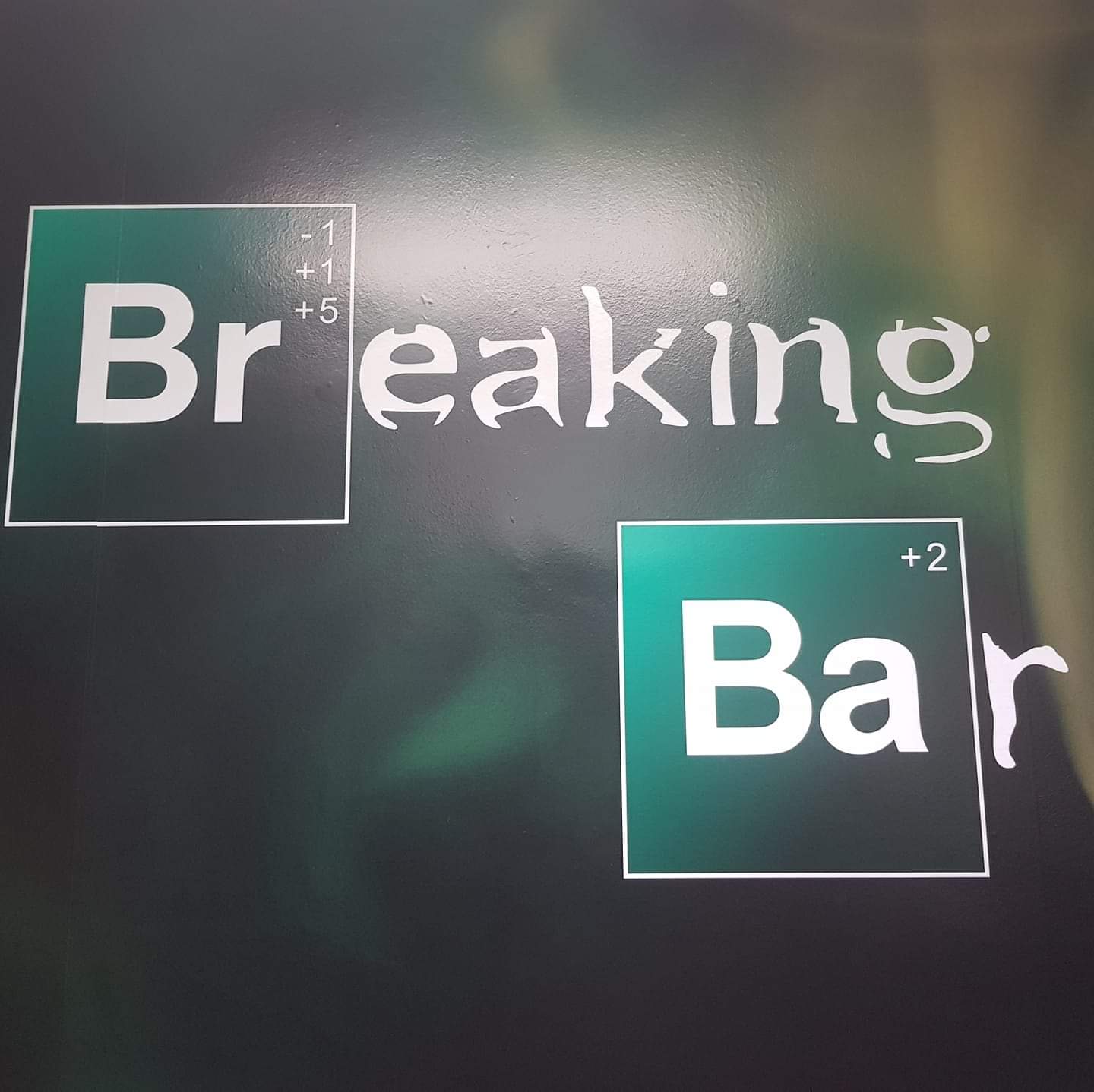 BreakingBar