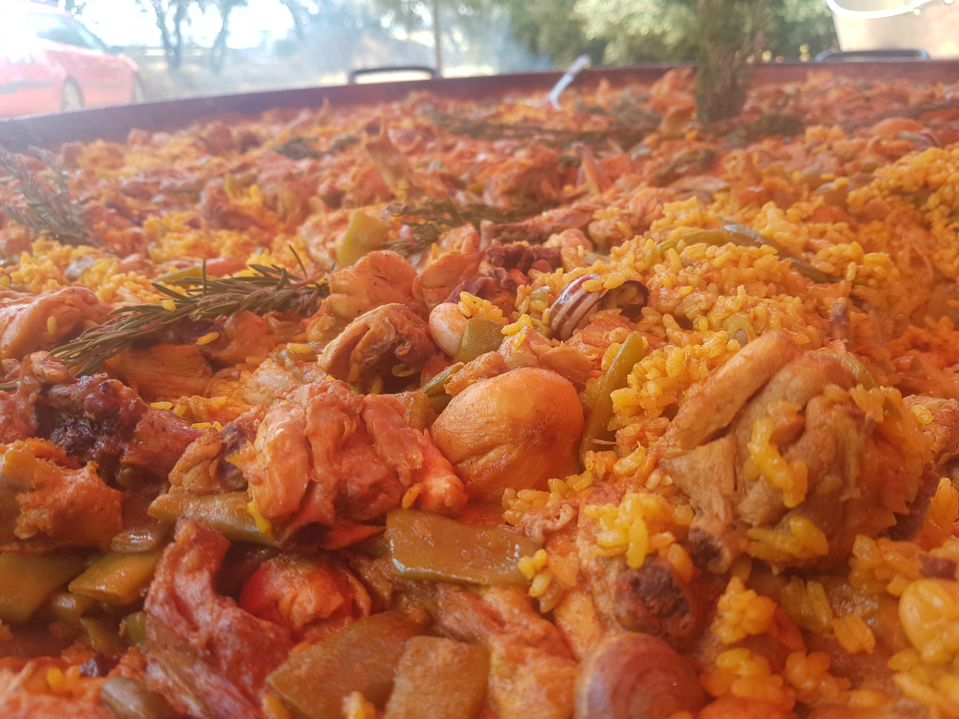 Paellas Gigantes Los Levantinos -(Reunimos a tus conocidos , amigos , familiares ,alrededor de un evento gastronom)