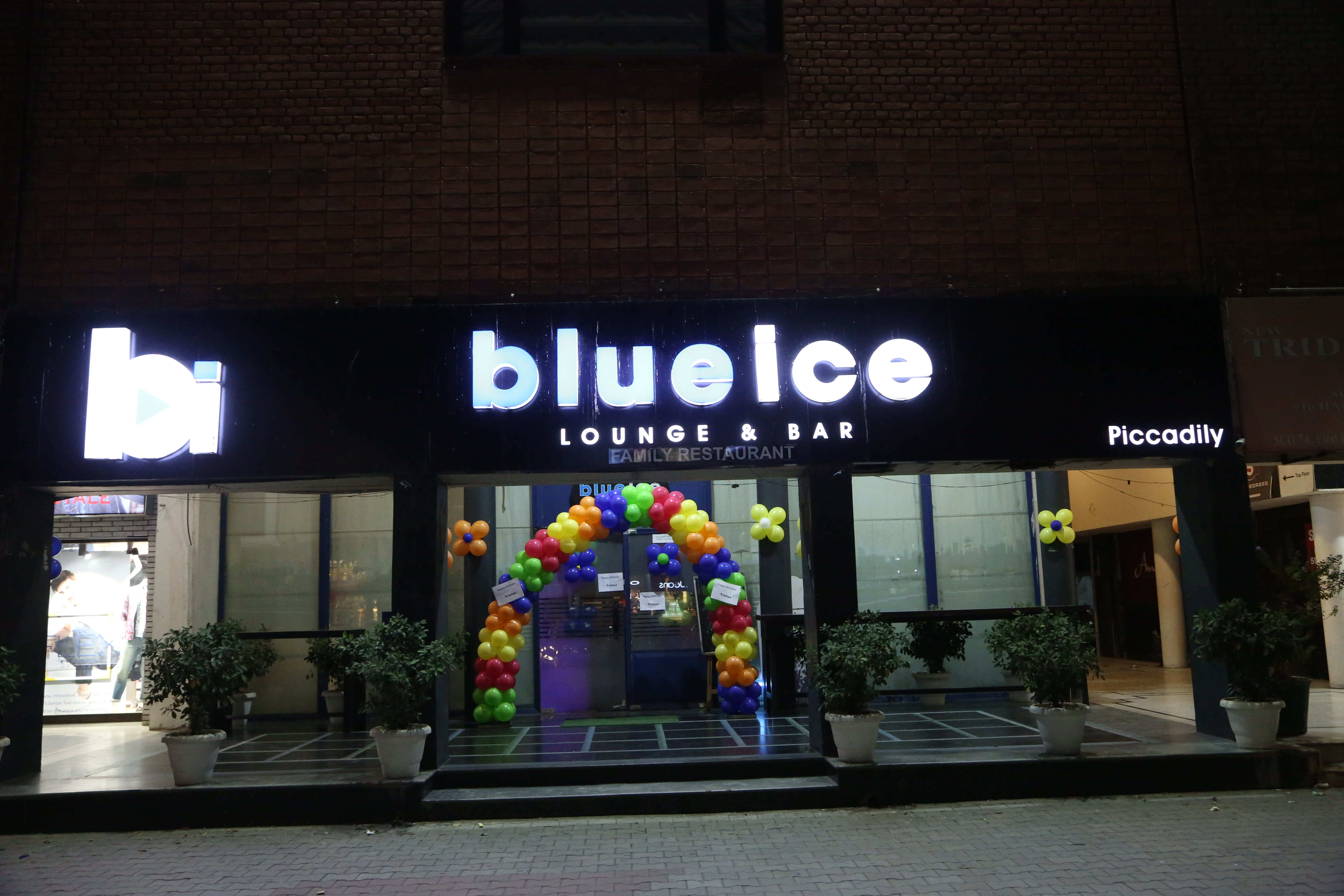 Blue Ice Lounge & Bar