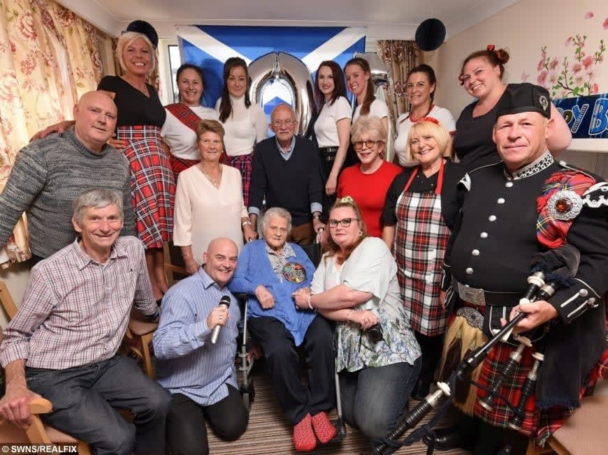 Care Home Entertainer Dave Bear Blackpool Blackpool Entertainer