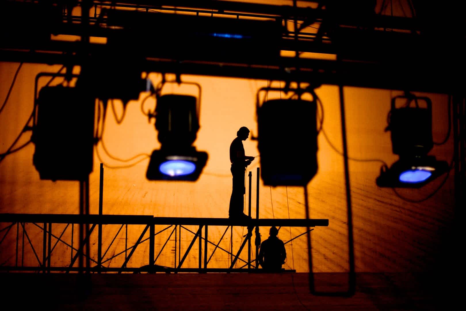 Освещение техники. Освещение эшафота. Backstage Stage. Осветительная техника картинка.