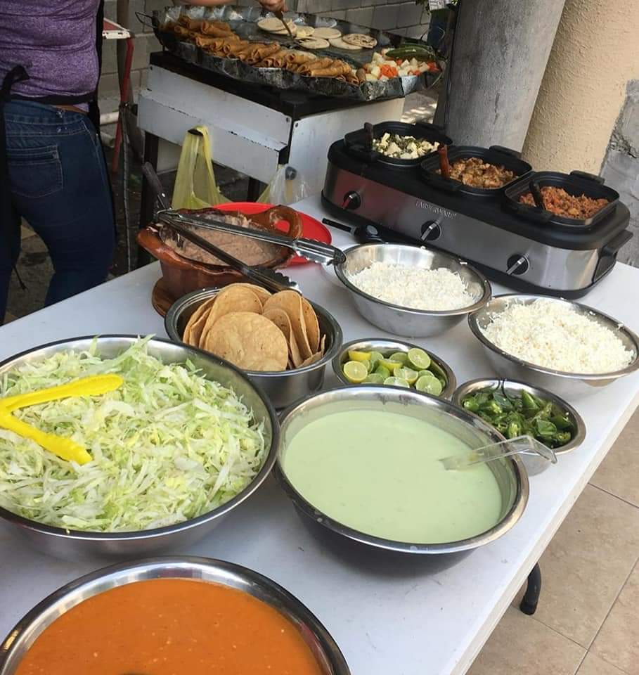 Buffet de antojitos y cazuelas - Nuestras comidas - Antojitos Mexicanos El  Tucán - Restaurante | Santa Catarina