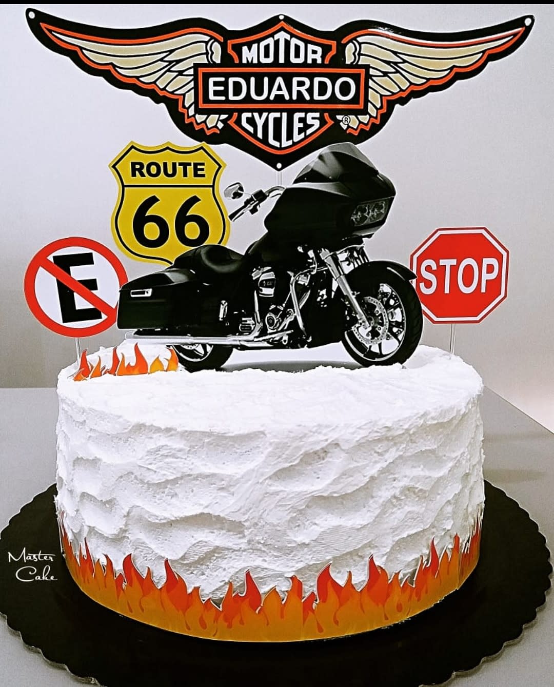 BOLO TEMA HARLEY DAVIDSON  CHANTILLY E TOPPER 