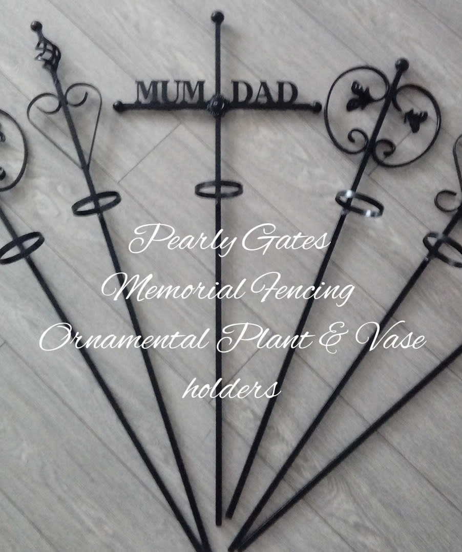 PEARLY GATES - m Attention, UV umbrella is now on the green. #pearlygates
