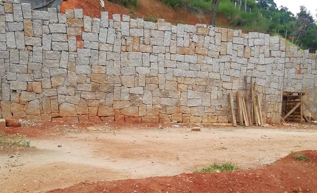 Muro de Arrimo - Oferecemos - Maceta Pedras - Azulejista