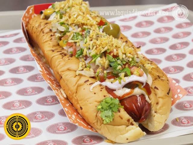 Cachorro Quente / Hot Dog - O Piraquarense