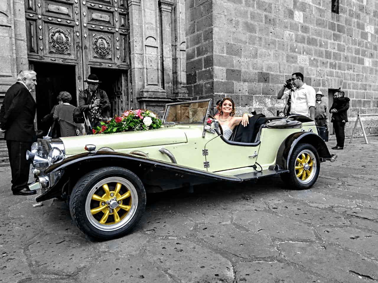 Renta de Autos Clásicos y Limusinas en Morelia - Auto Ceremonia Morelia |  Limusina en Morelia, image size:1280x960