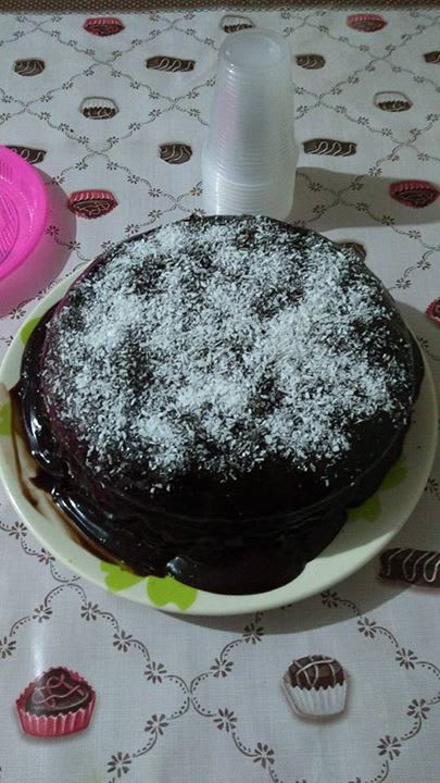 Bolo Quadrado 30/35 Fatias - Oferecemos - Confeitaria e Marmitas Sobanski