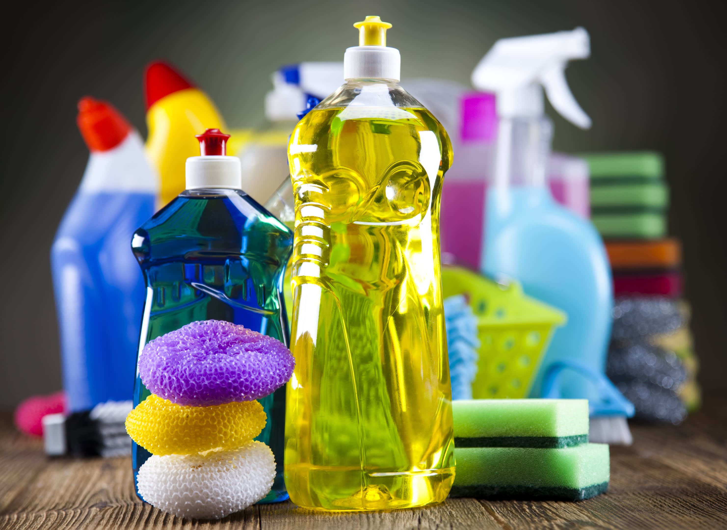 Productos de limpieza para nuestro hogar o lugar de trabajo - Fábrica de  detergentes DERMO