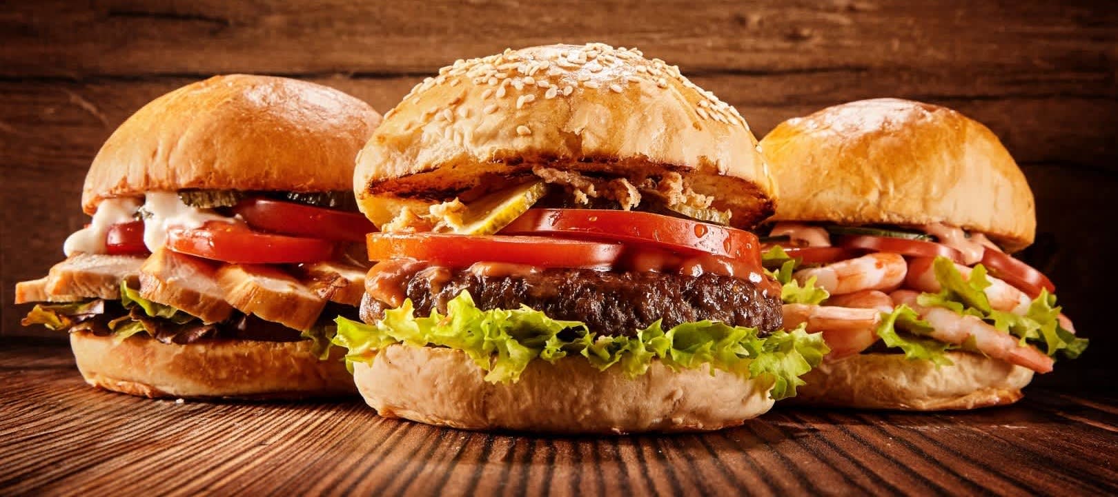 COMBO X - BURGUER GOURMET (2 LANCHES) + BATATA + 2 REFRIG. PEQ.:::: Jet  Chicken House :: Jet Chicken House