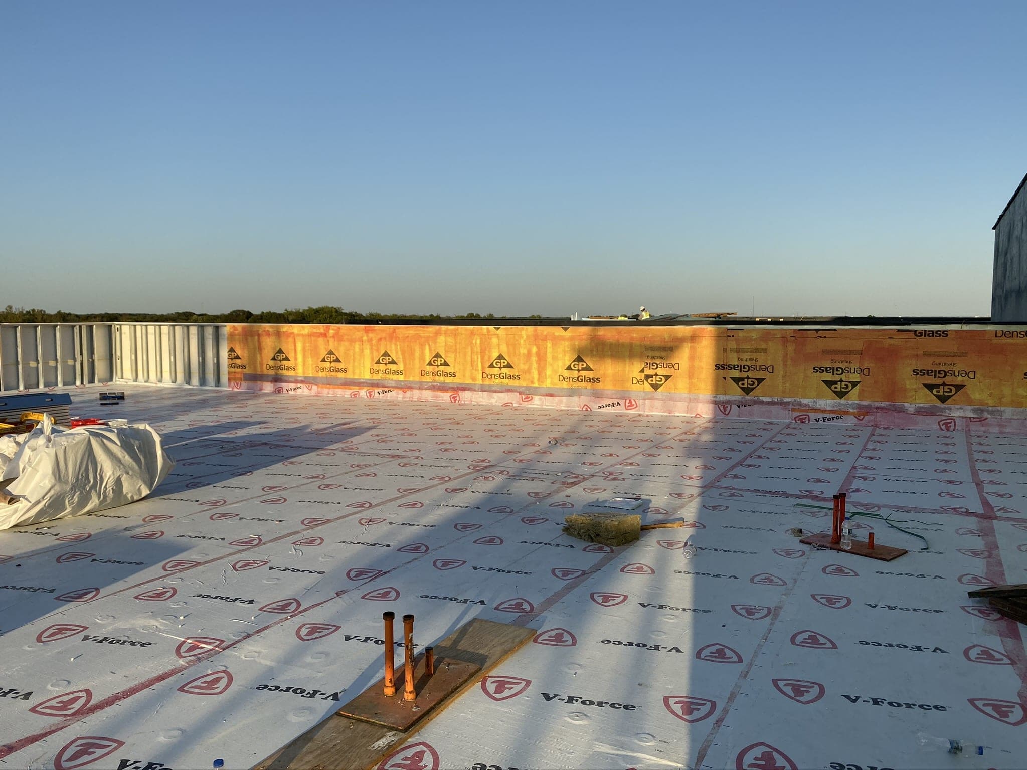 Vicen Roof Llc
