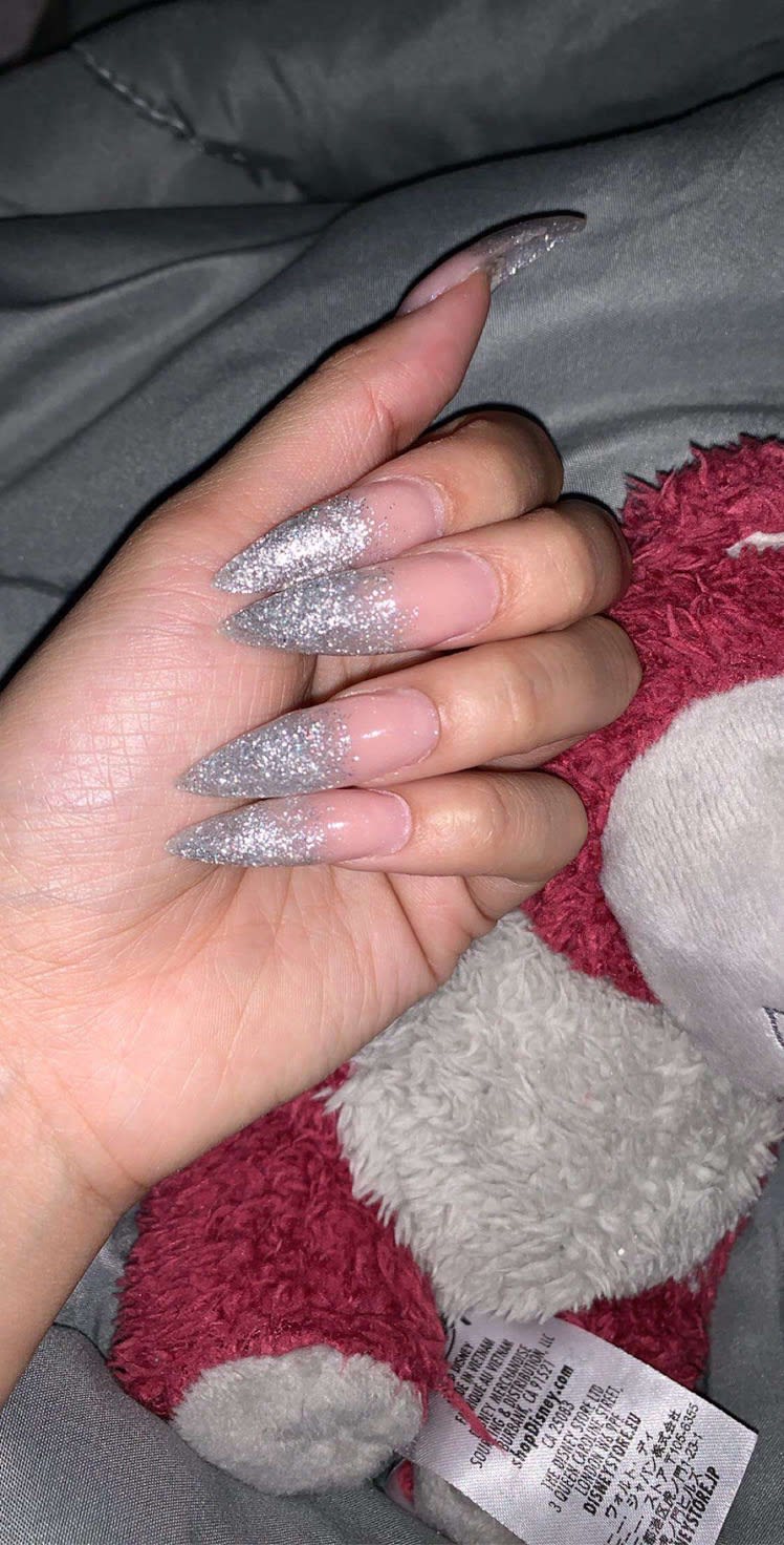 How long do acrylic nails last without fill-ins? Expert tips for longevity