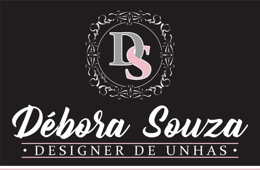 Designer Debora Souza