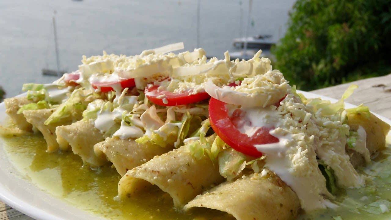 Enchiladas verdes de pollo - Ofrecemos - Menudo y Barbacoa Reyna - Comida  casera | Querétaro