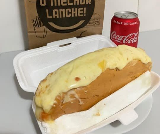 Lanchonete tradicional reinaugura na Getúlio com 35 opções de hot dog