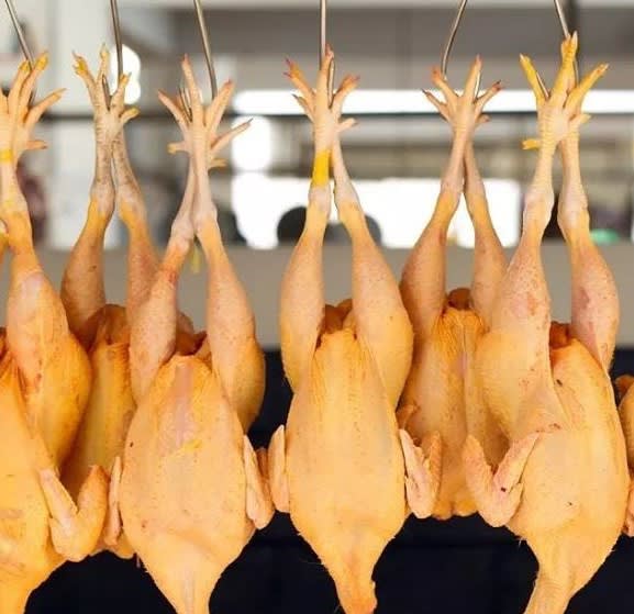 POLLO ENTERO PELADO A PRECIO DE VIVO X  X 1UDS - POLLOS Y CARNES