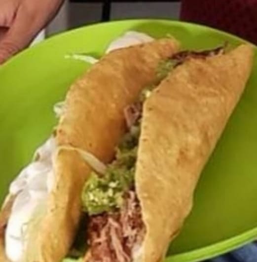 Flautas de carne de res deshebrada Menú Las Auténticas Flautas de