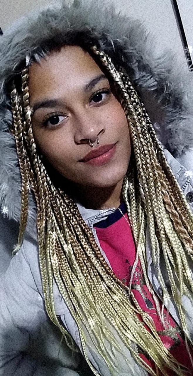 Queila Tranças - Box Braids - Tranças grossas ♥️ Modelo: @luiizabandeira O  salão afro mais completo da Baixada Fluminense. Entre em contato conosco e  faça seu orçamento. 21993486603 / 2131433323 #queilatranças #trancas #