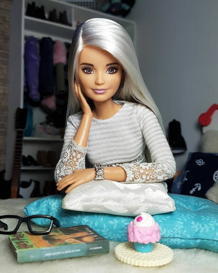 Kit de Roupas e Acessórios para Vestir sua Barbie com 5 Peças Item Sortido  – 1 Kit - RioMar Recife Online