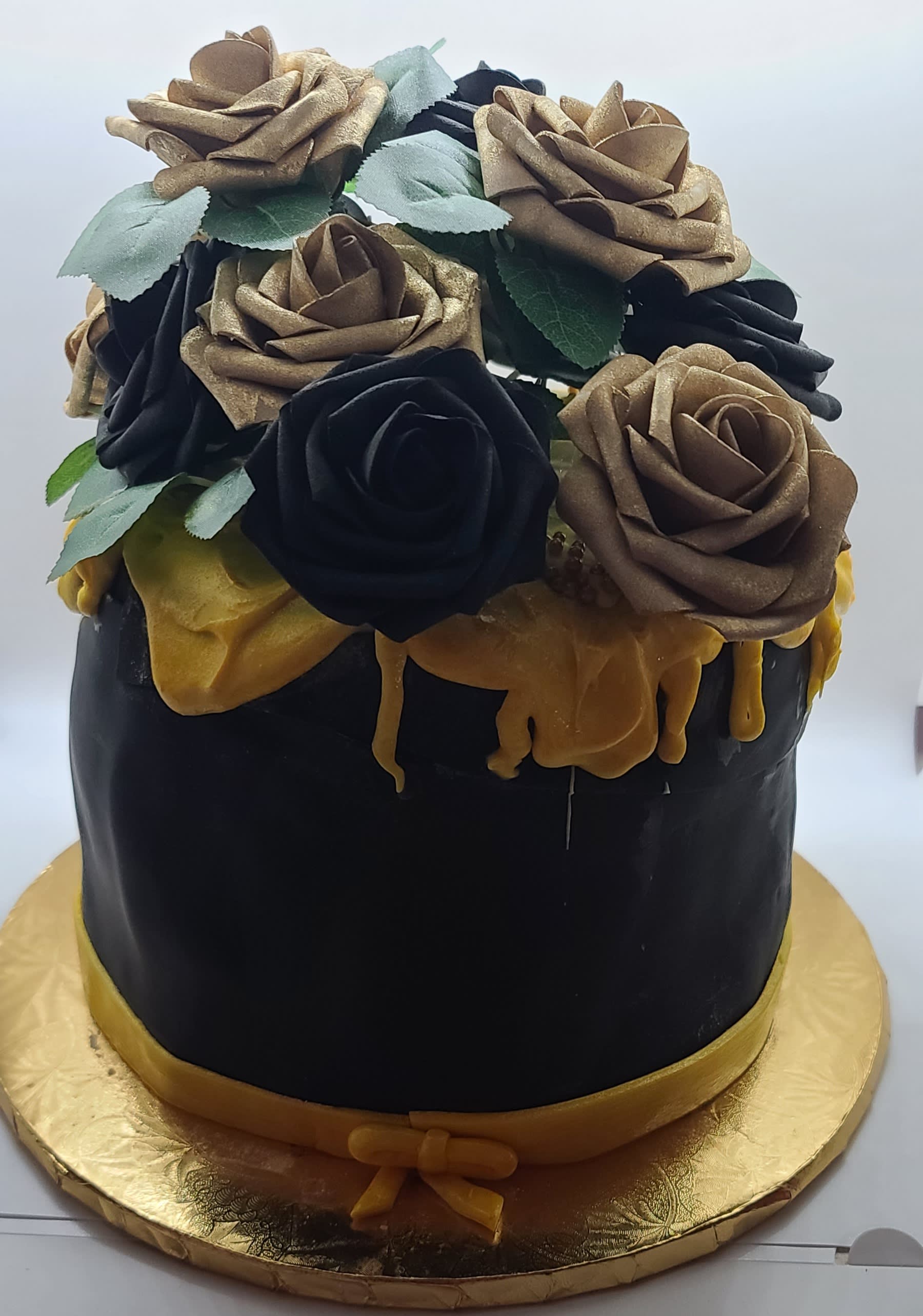 Black and Gold Rose Cake - Cakes - Custom Cakes by Giselle - Cake Shop |  Cambria Heights, NY, image size:1800x2567