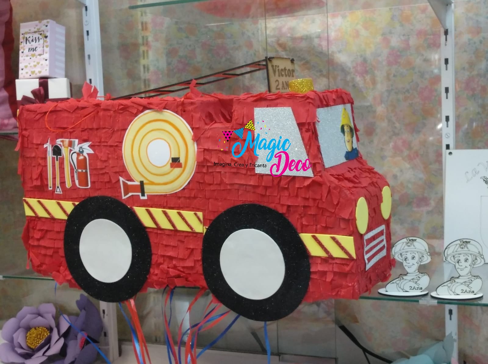 Piñata Camion Sam El Bombero - Pinatas - Magic Deco - Decoración de eventos | D'Uixó