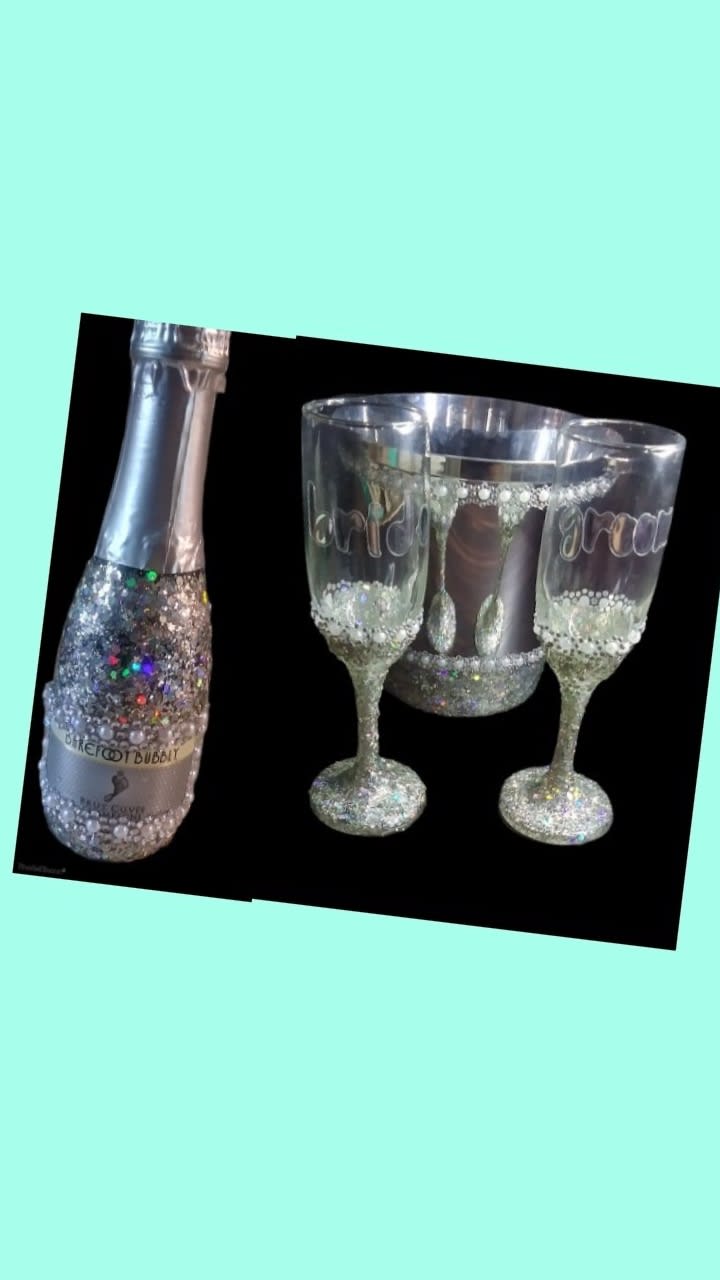Louis Vuitton Glittered Rhinestone Wine Glasses  Rhinestone wine glasses,  Decorated wine glasses, Diy wine glass
