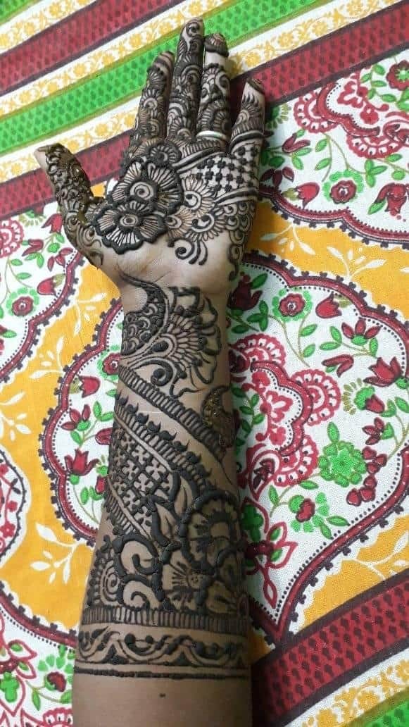 How Much Do Henna Tattoos Cost? (2024) - Fash