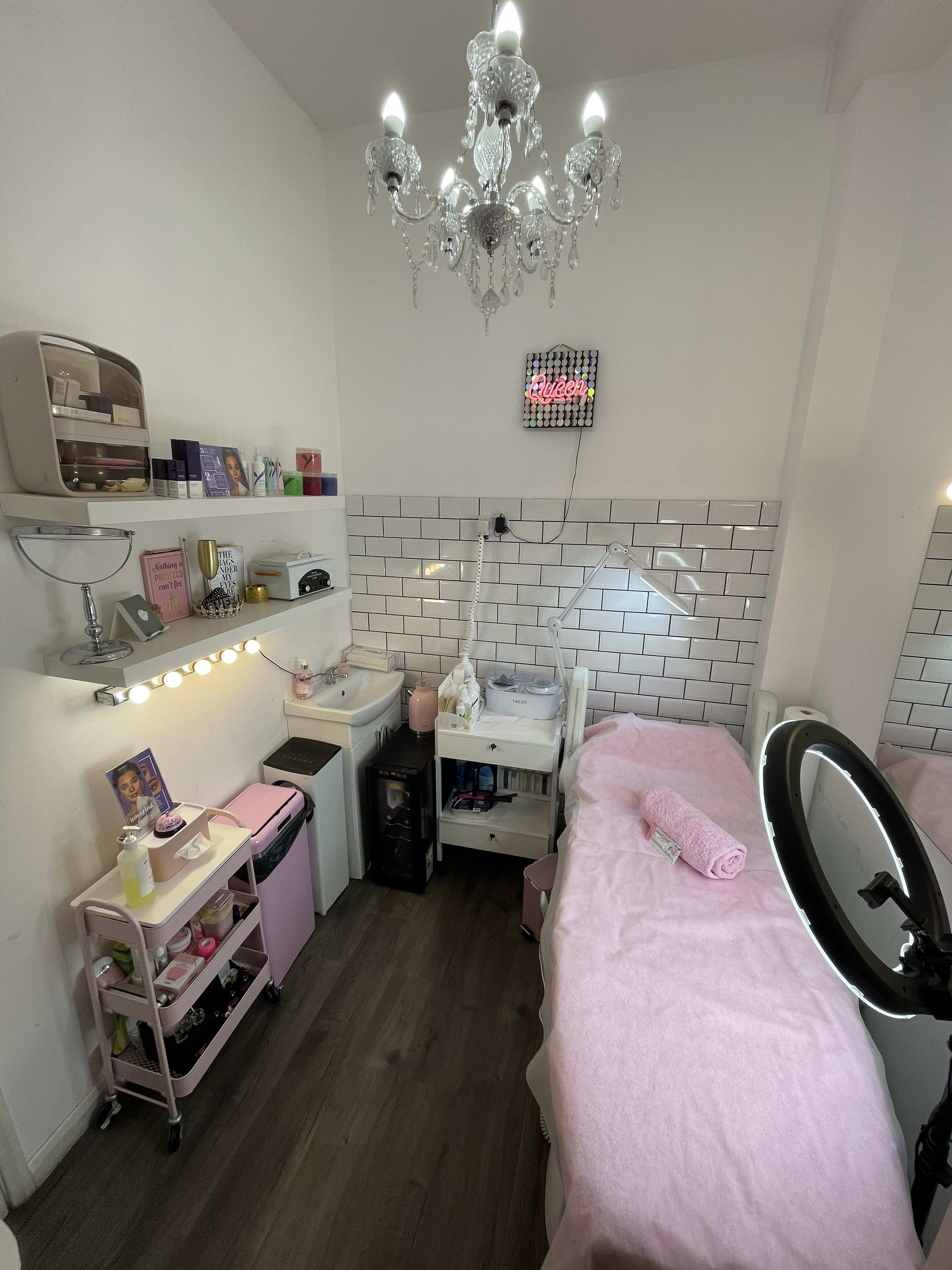 Hollywood waxing What We Offer The Waxing Queen Waxing Hair