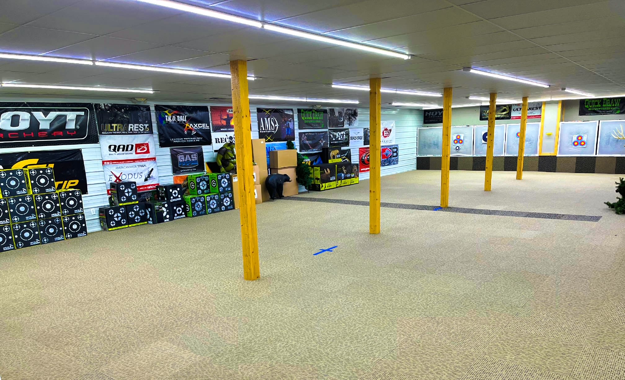 Geneo's Hunting and Fishing Fishing & Hunting Store in Lafayette