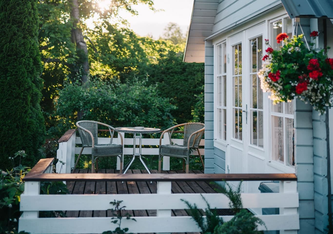 Laura Lynne Real Estate Real Estate Broker Independence