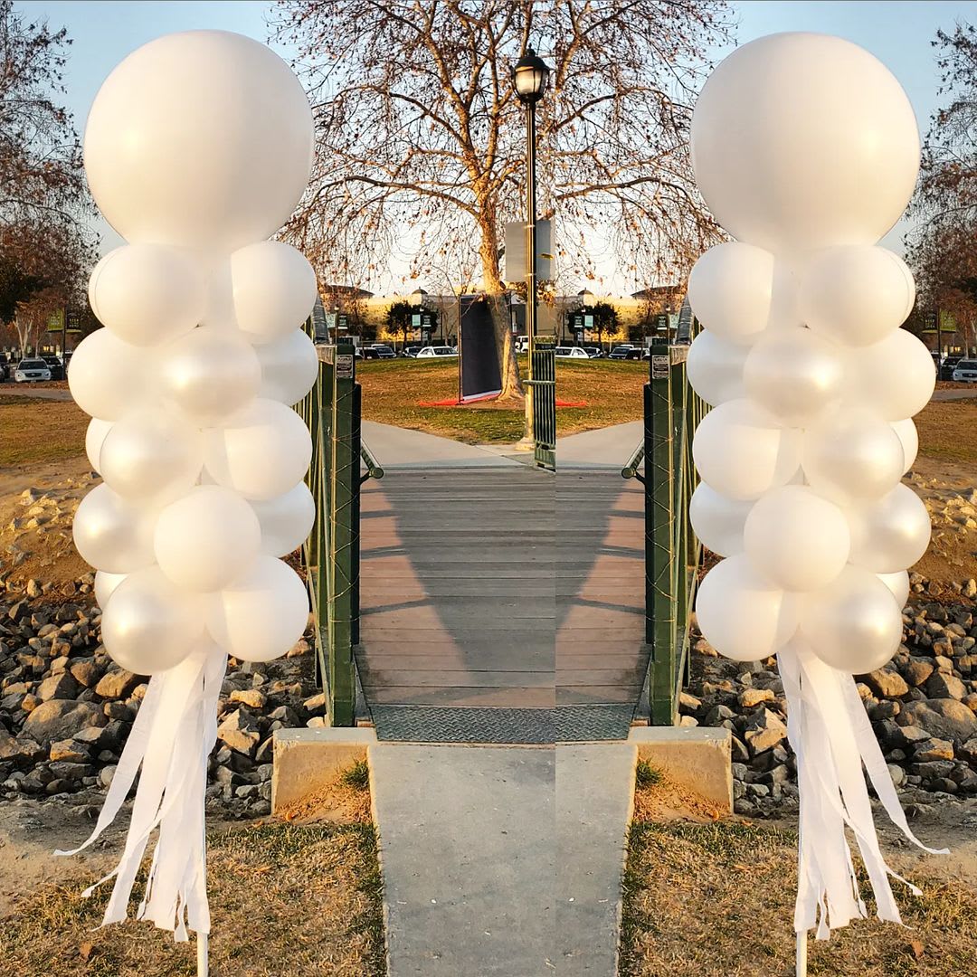 Ballooniverse by Jennifer - We did this custom gender reveal
