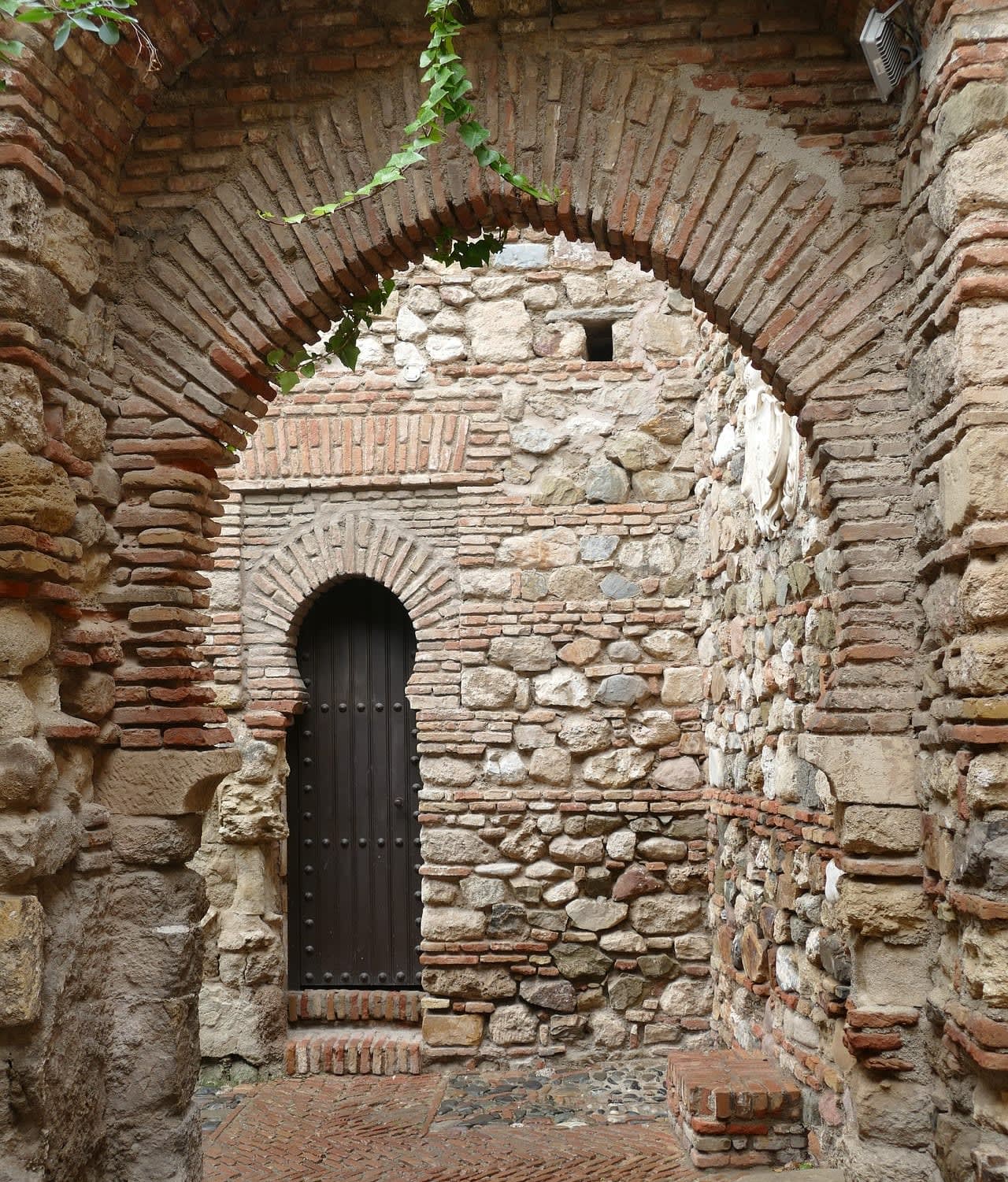 Los secretos de la Alcazaba - Visitas guiadas - Enjoy Malaga | Free ...