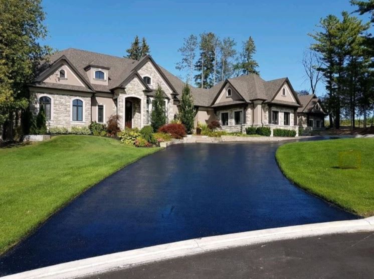 Hamilton Driveway Sealing Asphalt Contractors in Hamilton