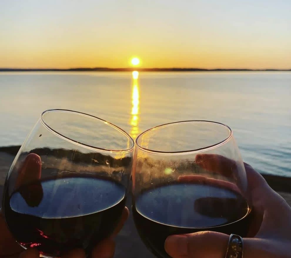 Wonderland Tours and Transportation Wine & Brew Tour Company in