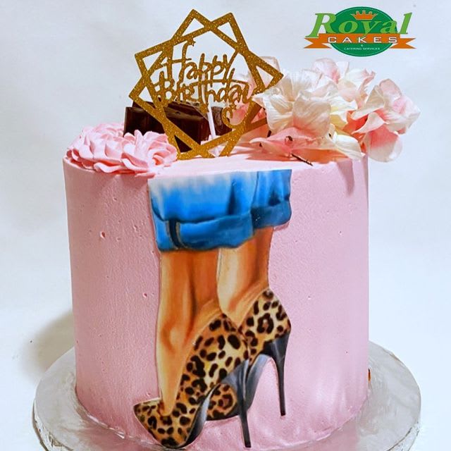LV #LouisVuittonCake  Girly birthday cakes, High heel cakes