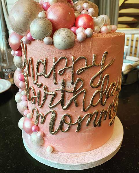 When your wife is the perfect woman, this Louis Vuitton themed cake is the  perfect bougie addition to her luxurious party —-…
