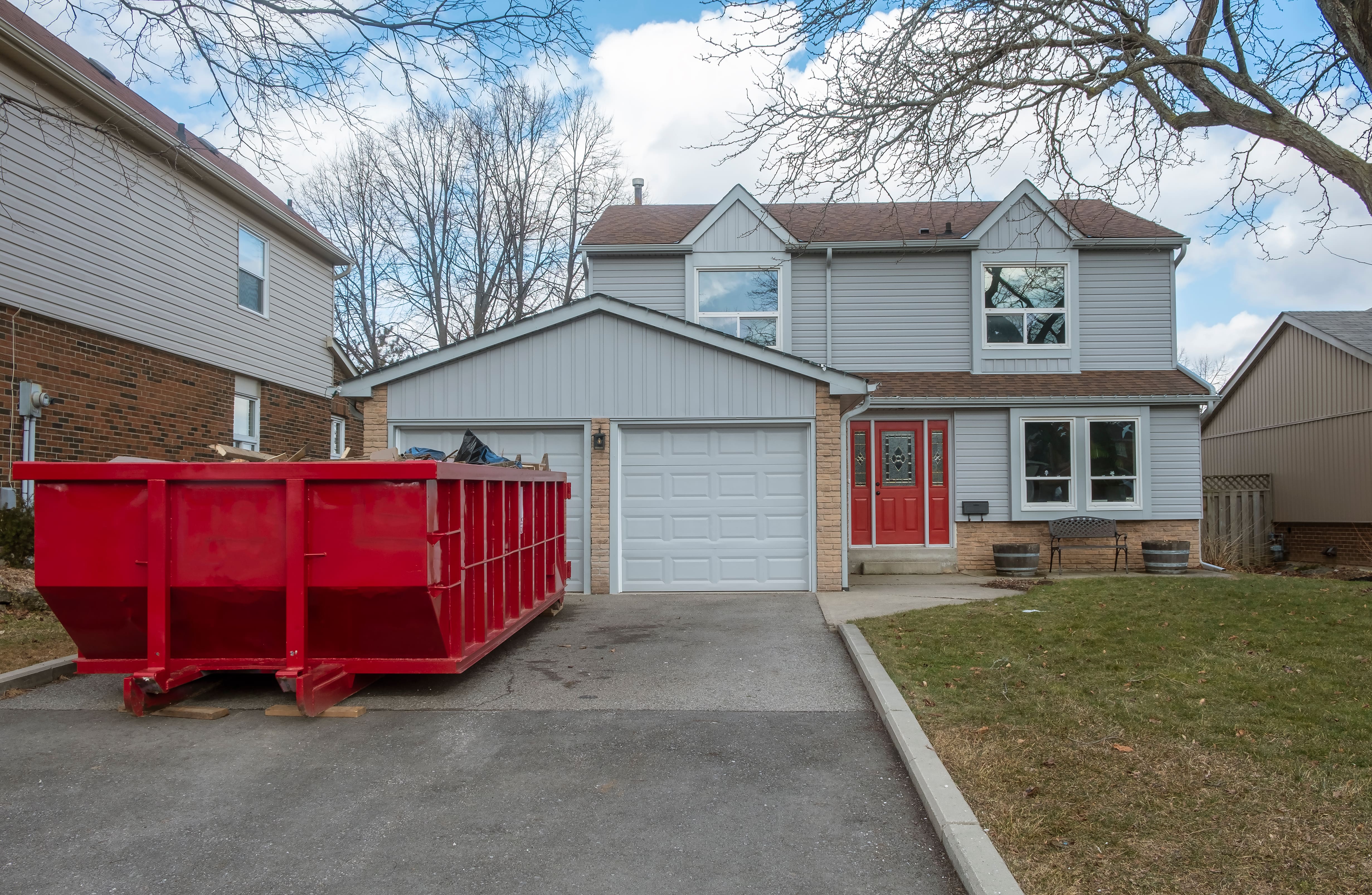 Effortless House Sale and Move: Dumpster Rental Benefits