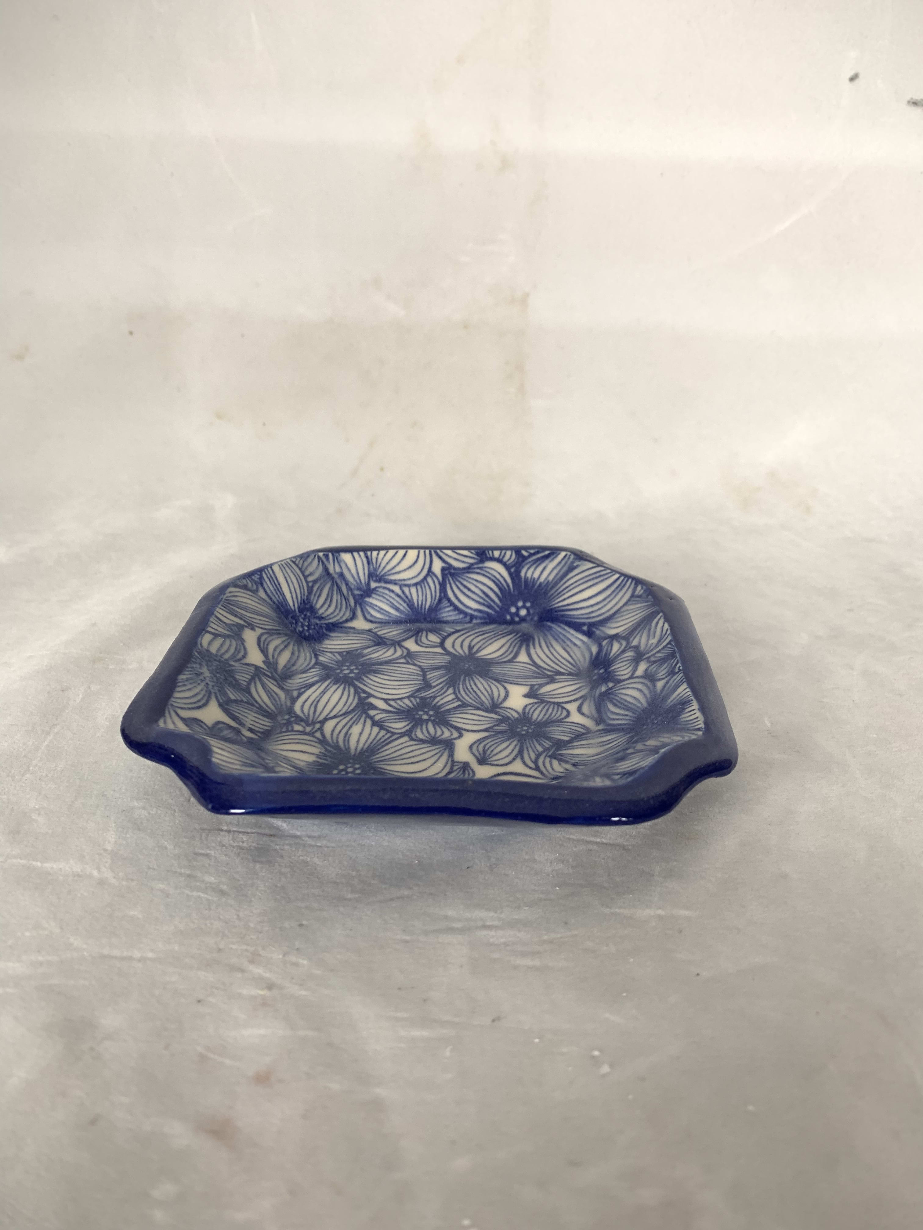 Dark Blue Ceramic Soap Dish With Drainage – Ceramic-Gifts