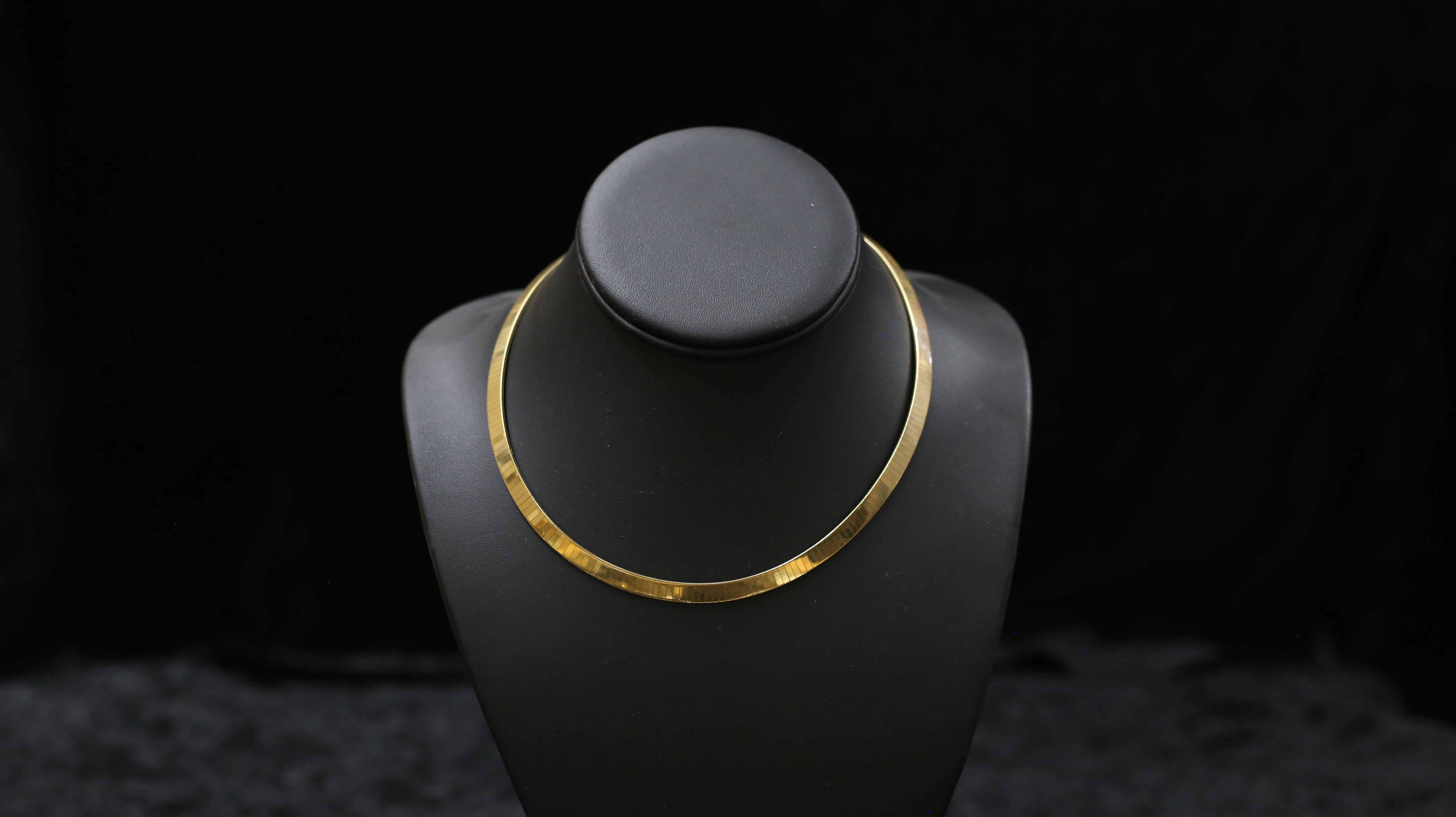 Gold omega choker - Necklaces 