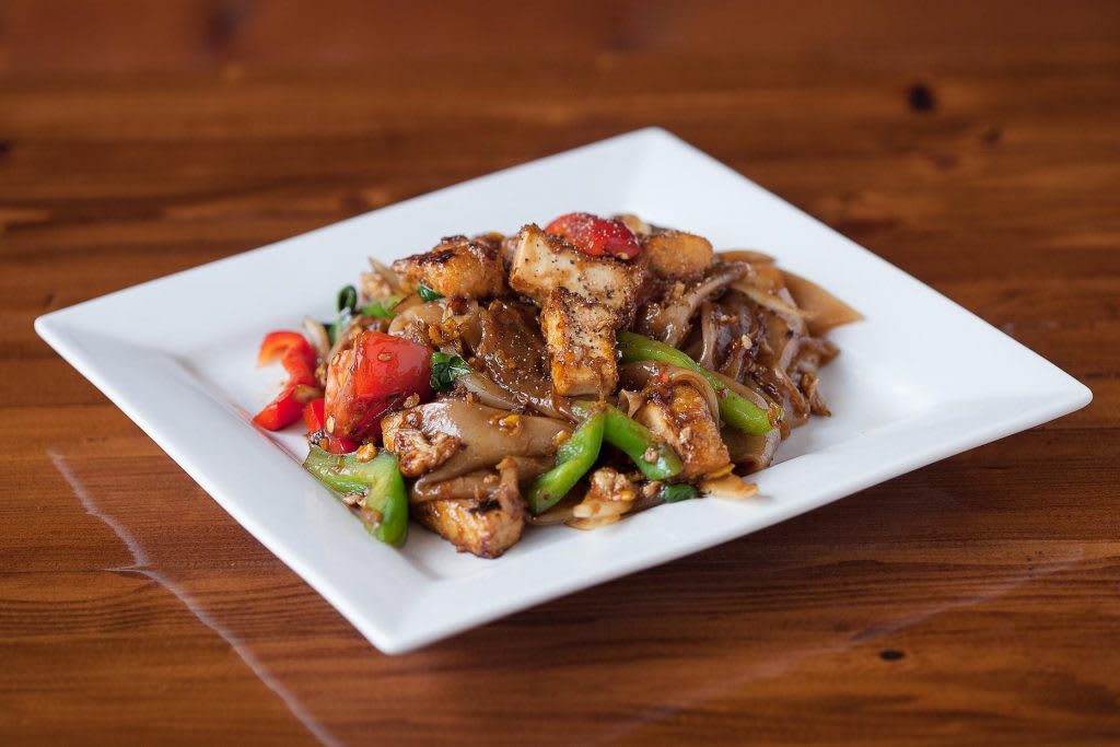 Pad Kee Mao Dinner Noodles Sunee Thai And Lao Kitchen Thai Lao 