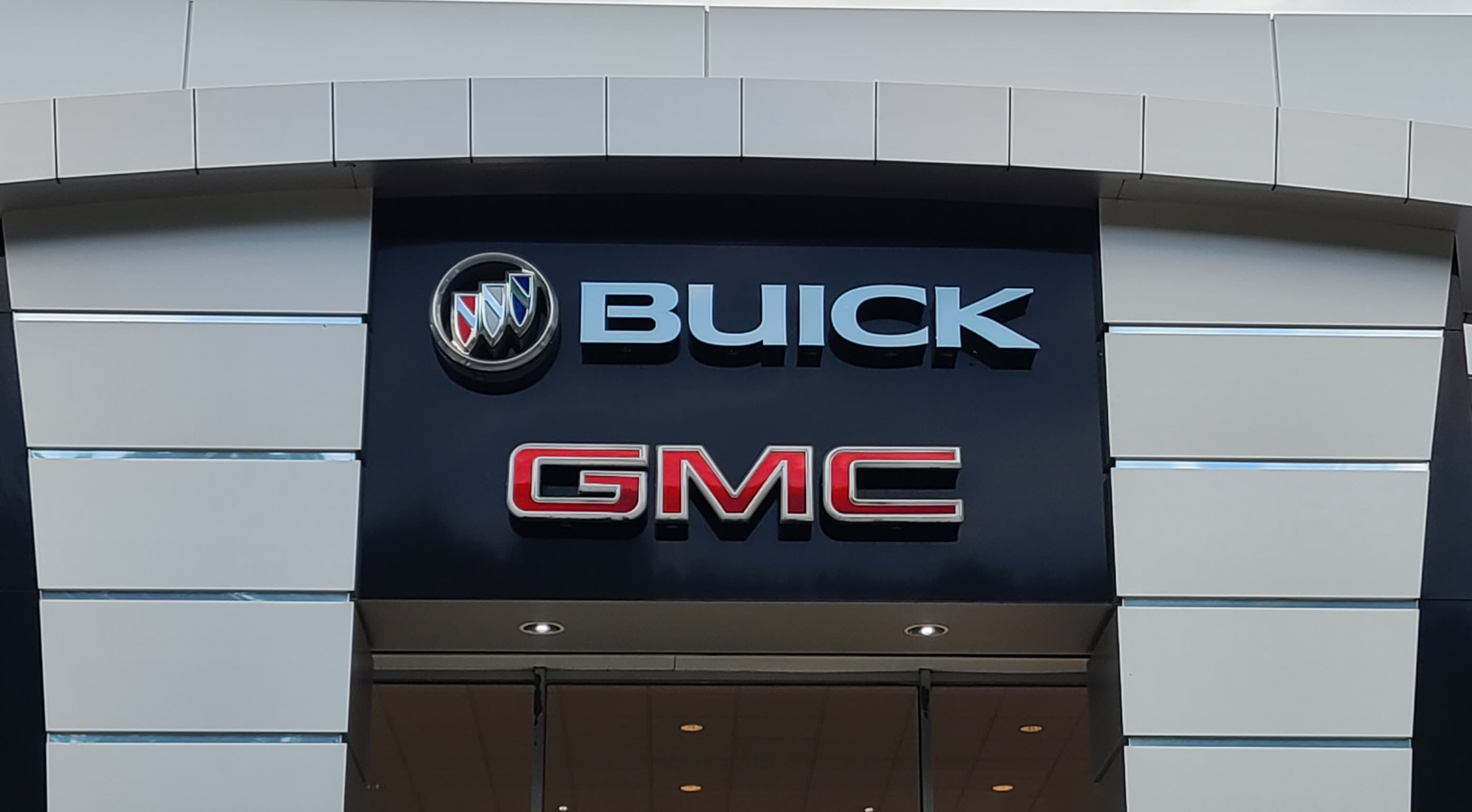 Frankie T GMC Car Dealer Randolph