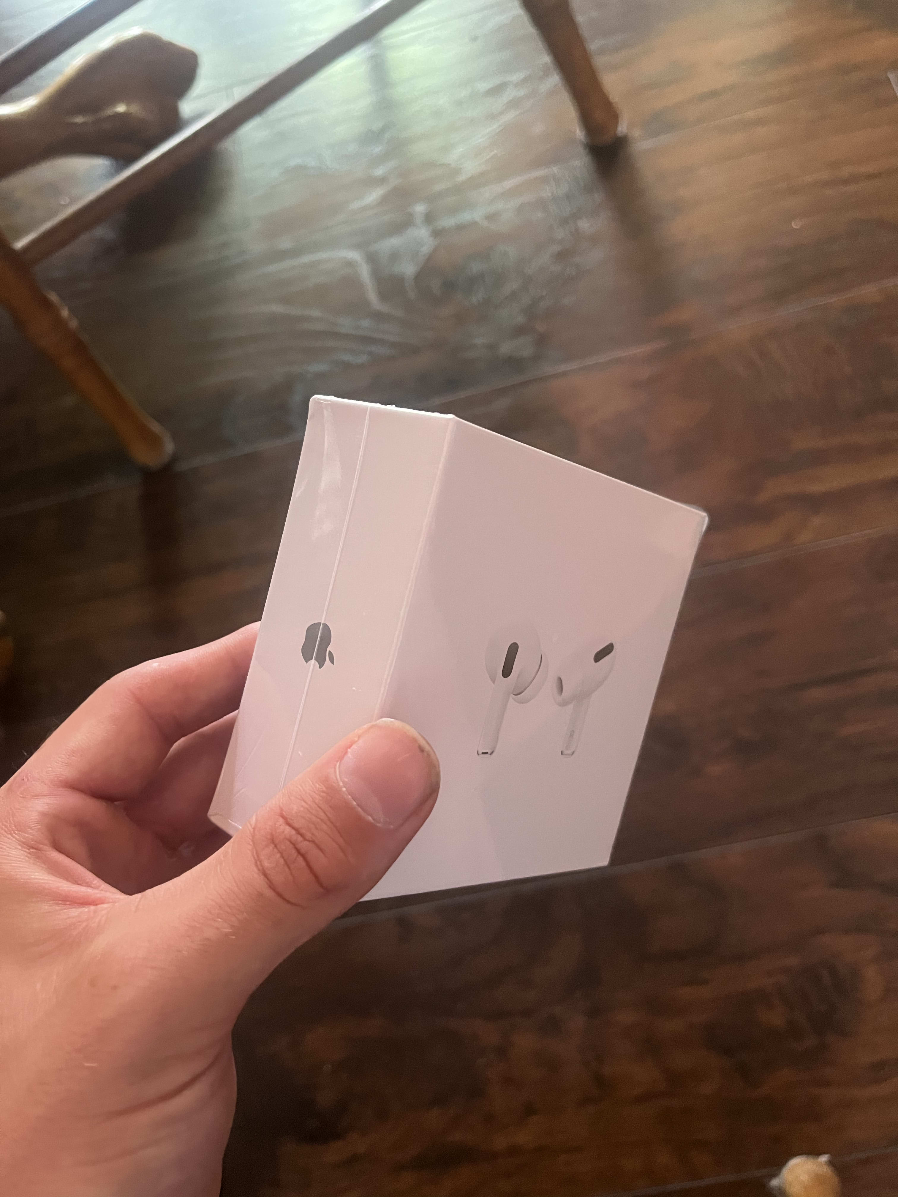 Apple shops airpods pro SEALED